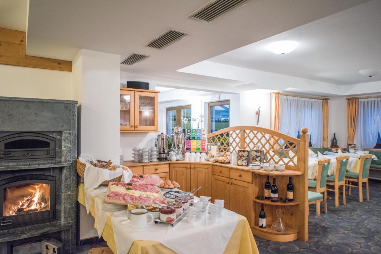 Apparthotel Feldhof - Living And Bistro Nova Ponente Exterior photo